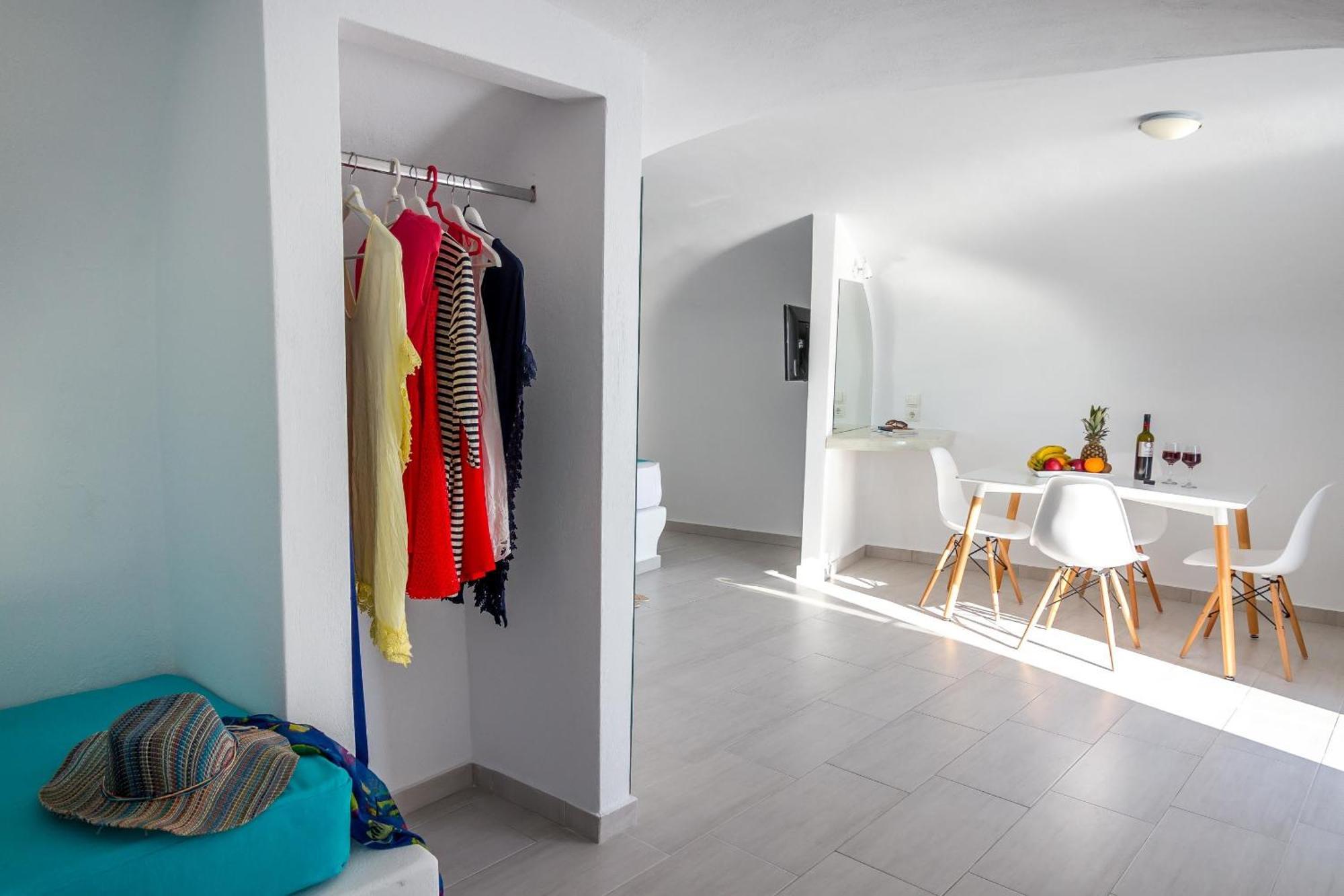 Asma Suites Fira  Room photo